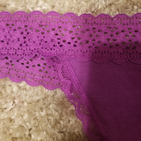 Aerie shine thong lace undie - Picture 3 of 5
